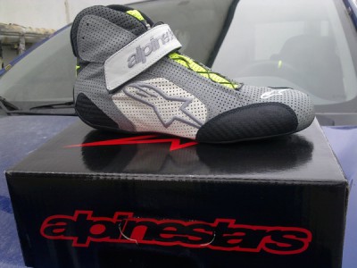 обувь_для_автоспорта_fia_Alpinestars_Tech_1-Z_grey_white_fluo_yellow_xlmotorsport.com.ua.jpg